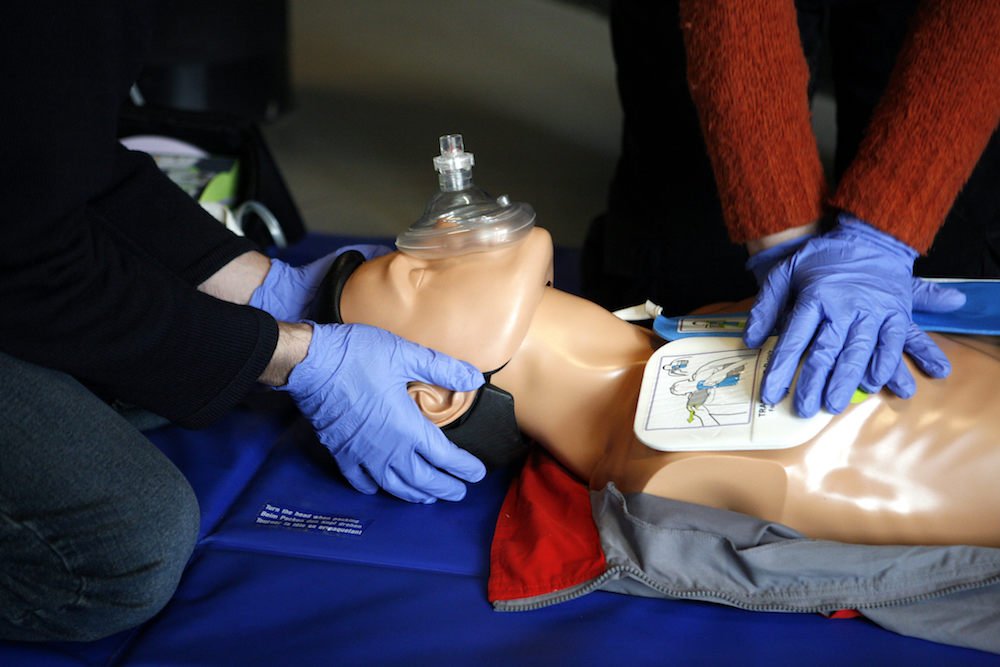 cpr training with a dummy
